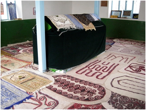 Interior of the shrine of Khaled Nabi